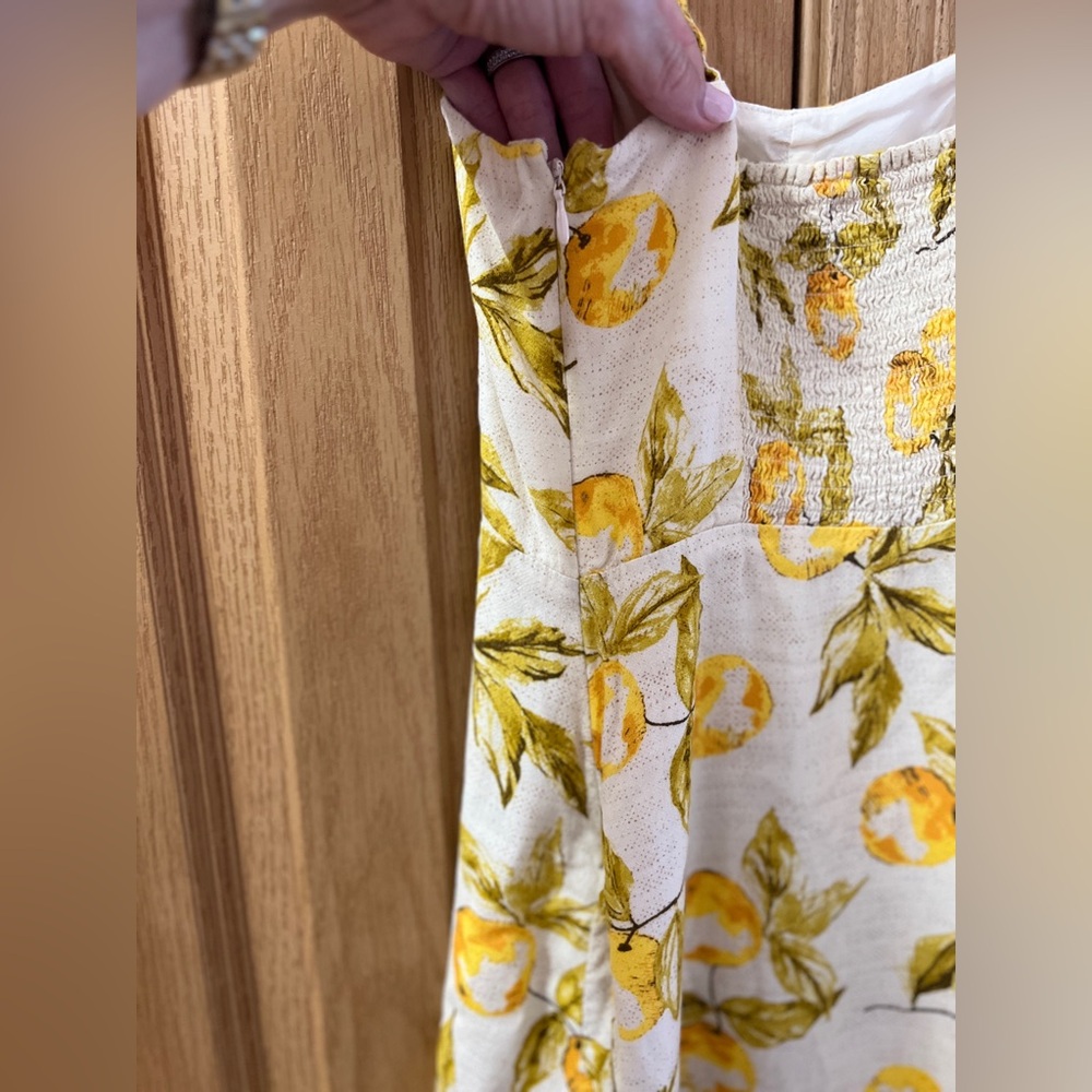 Urban Outfitters Short Linen sundress Size Small With Lemon print - Picture 6 of 11